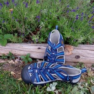 Keen waterproof hiking sandals Size 7.5